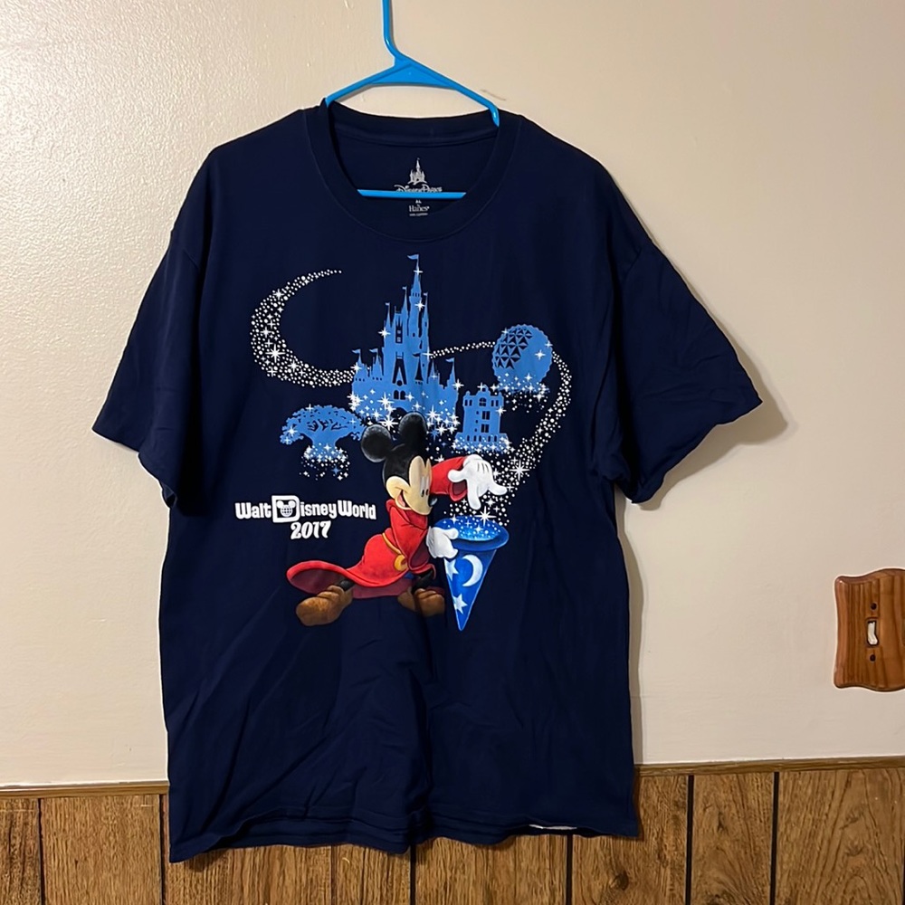 Hanes Disney Park 2017 Disney World Collectible Tee Shirt Size XL